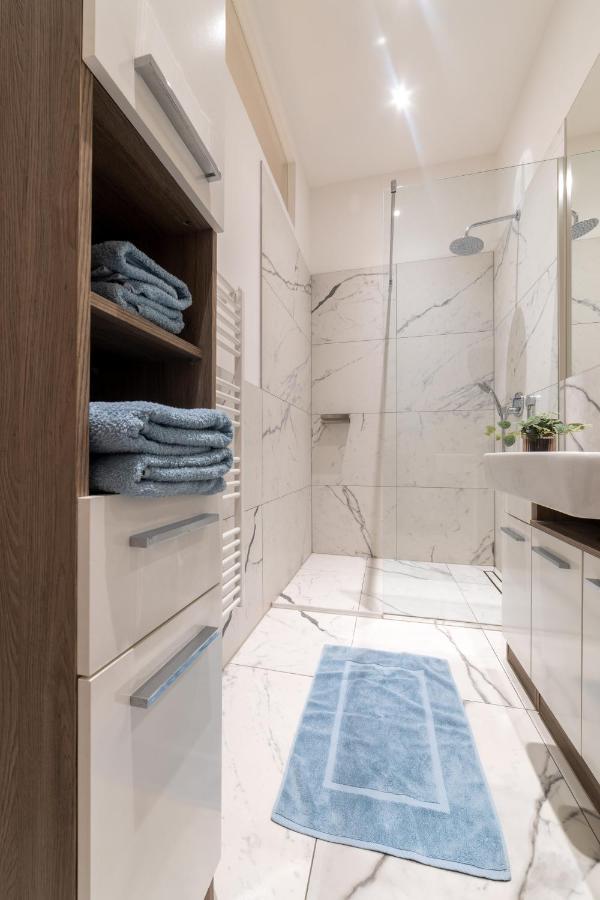 Cozy Apartment, 2 Private Terraces, 8 Min To City Center Wien Eksteriør bilde